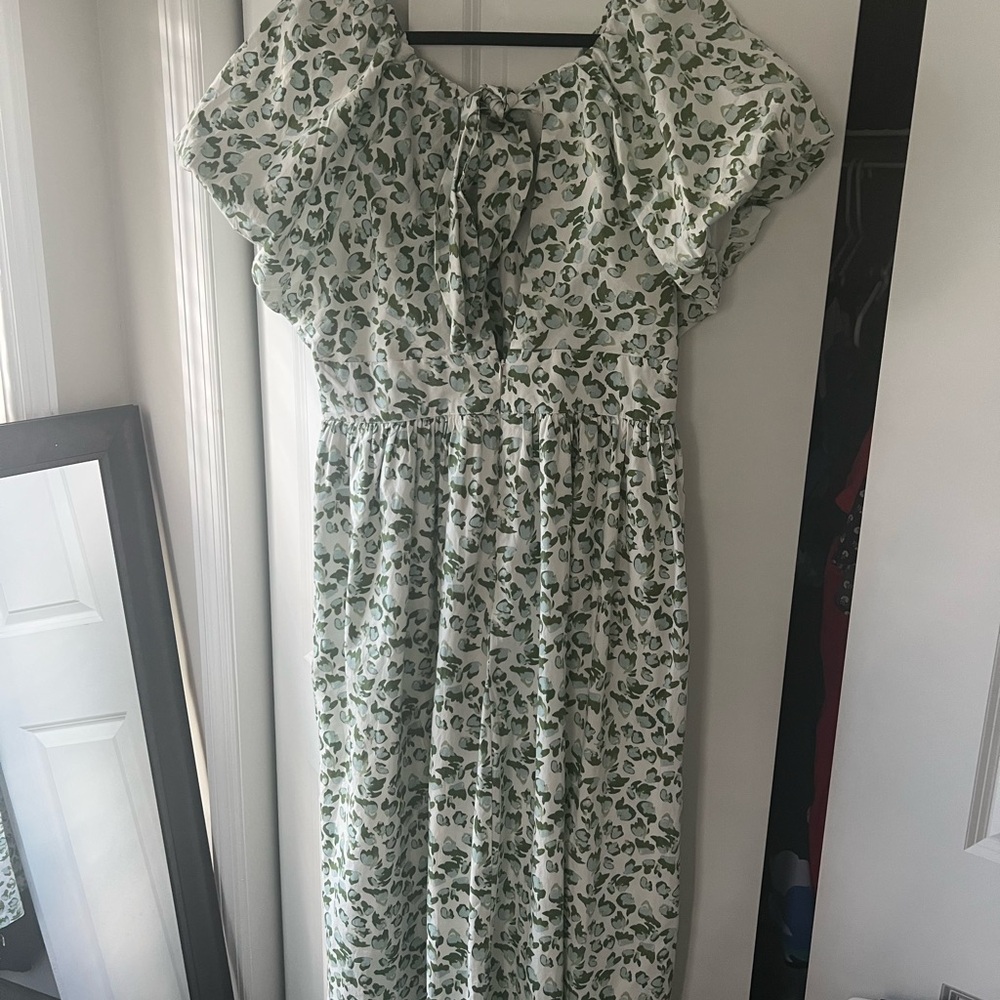 Chic Green Floral Maxi Dress